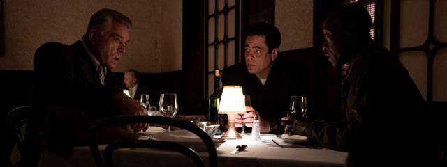 간단한 일이라며 범죄를 청부한 이는 누구일까. 그들은 왜 하필 고인즈와 루소에게 일을 시킨 걸까. HBO 제공