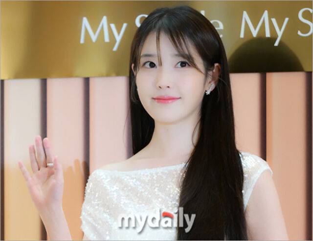 '폭싹 속았수다'에서 애순과 금명 역을 맡은 아이유. /마이데일리 DB