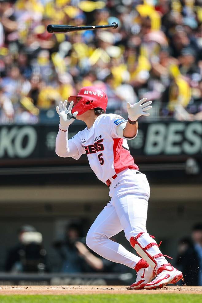 ▲ 김도영은 복귀 후 첫 세 타석에서 홈런 포함 3안타에 4타점을 기록하는 게임 체인저의 위용을 과시했다 ⓒKIA타이거즈