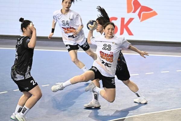 에스케이의 송지은. 한국핸드볼연맹 제공