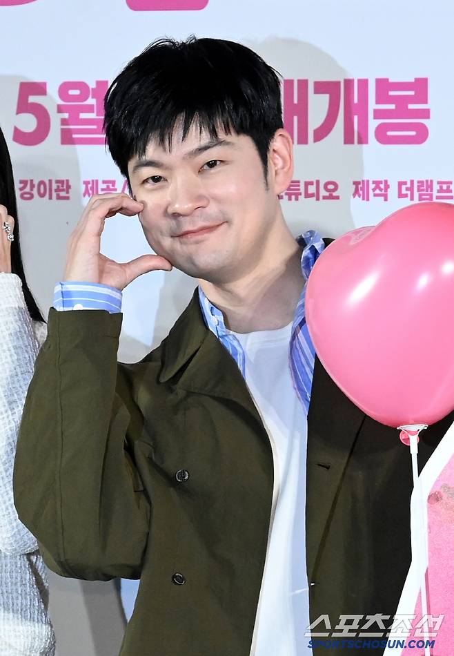 16일 메가박스 코엑스에서 열린 영화 '바이러스'의 제작보고회, 장기하가 포토타임을 갖고 있다. 허상욱 기자wook@sportschosun.com/2025.04.16/