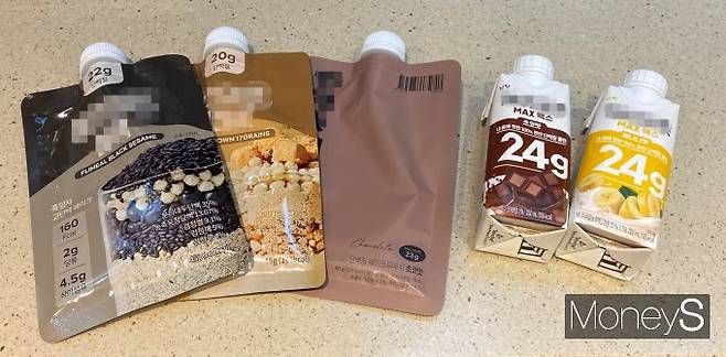 1일차엔 단백질 쉐이크 종류를 하나만 먹었지만, 2일차부터는 맛있다고 알려진 제품들을 구매해 먹기 시작했다. /사진=최성원 기자