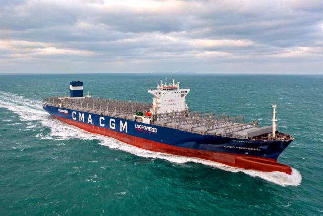 HD현대삼호가 프랑스 선사인 CMA-CGM에 2022년 인도한 1만 5000TEU급 액화천연가스(LNG) 이중연료 추진 컨테이너선. 사진 제공=HD한국조선해양