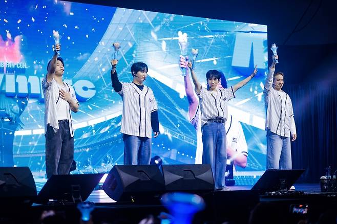 '3,2,1 GO! MELympic' 비투비, 홍콩 팬콘서트 대성황