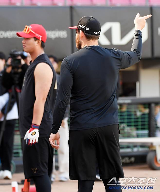 부상 복귀한 김도영을 견제했던 오스틴.