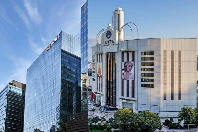 이마트 본사 전경(왼쪽)과 롯데백화점 잠실점. (제공=각 사)