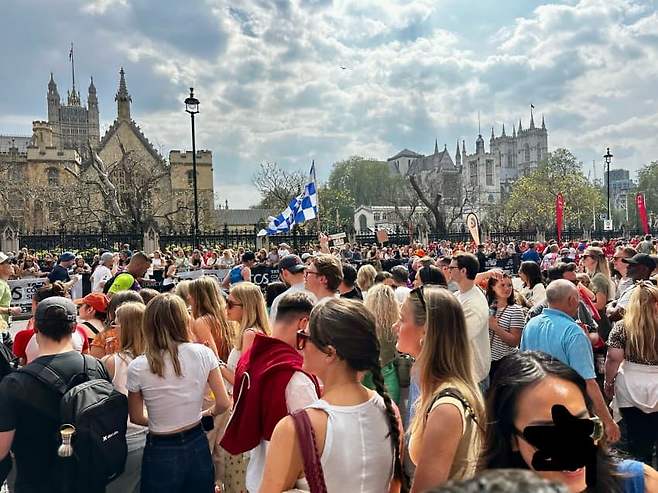 09eaf403c68768f6239d84ec379c706a4811c5c74e77b638842d55cf948727eb1b0852ffa87c5880dbc662b7828cba7dd3da58ead9