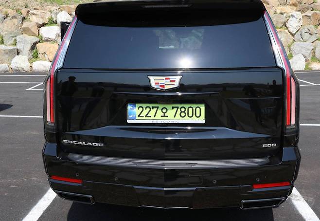 더 뉴 에스컬레이드 후면부 / 출처=IT동아