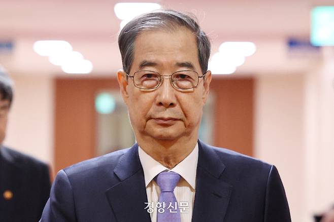 한덕수 대통령 권한대행 국무총리가 29일 정부서울청사에서 열린 국무회의에 참석하고 있다. 대통령실사진기자단