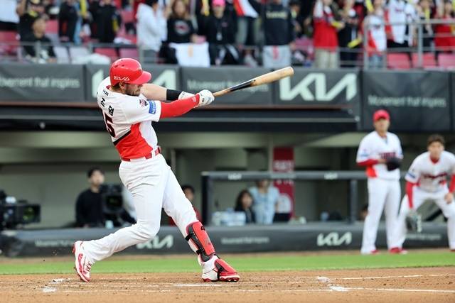 위즈덤이 29일 광주 NC전에서 적시타를 치고 있다. 사진=KIA 제공