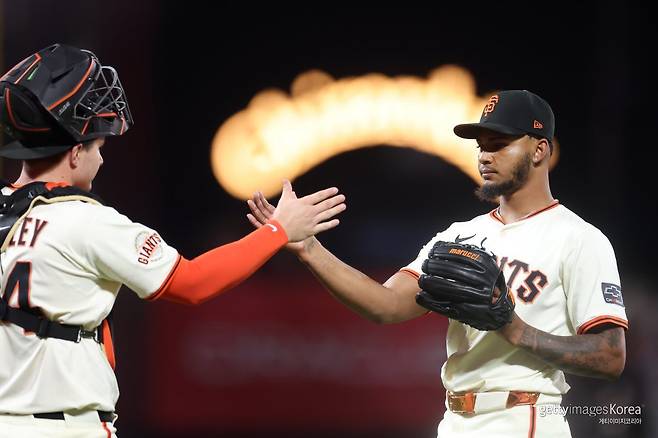 패트릭 베일리-카밀로 도발. 사진=게티이미지코리아