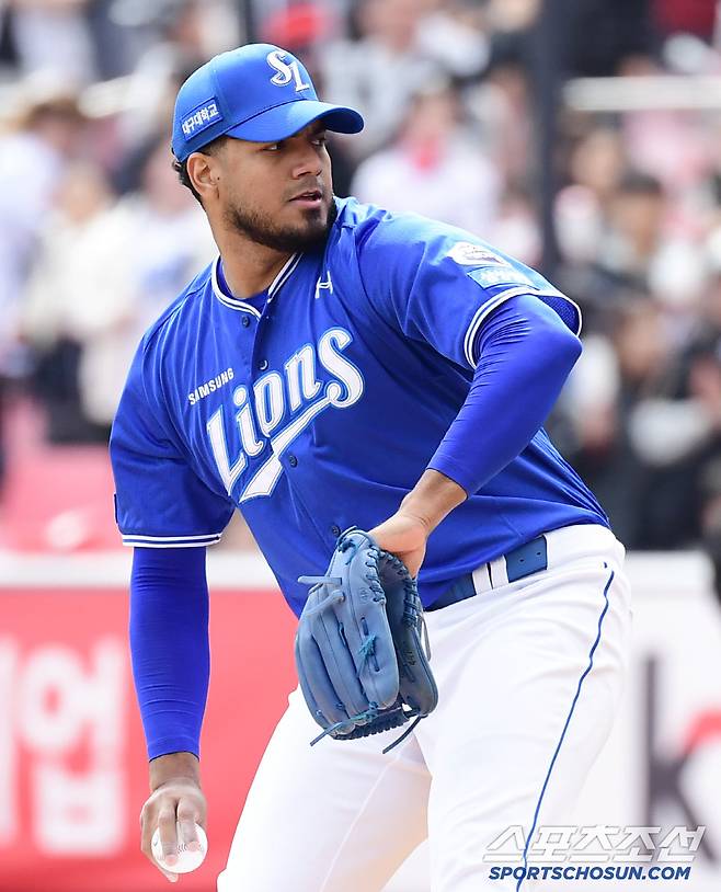 13일 수원 케이티위즈파크에서 열린 KT와 삼성의 경기. 선발 투구하고 있는 삼성 레예스. 수원=송정헌 기자songs@sportschosun.com/2025.04.13/