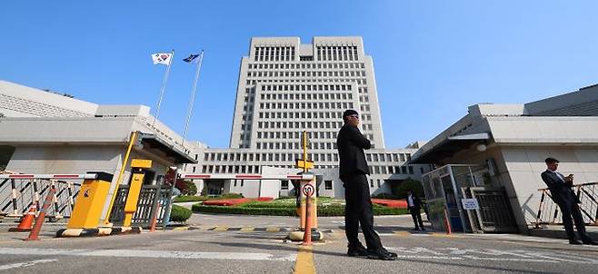 이재명 더불어민주당 대선 후보의 공직선거법 사건에 대한 대법원 전원합의체 선고를 하루 앞둔 30일 서울 서초구 대법원 모습. ⓒ연합뉴스