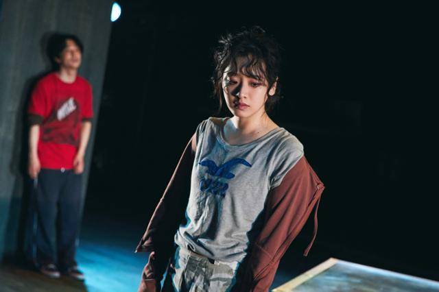 연극 '생추어리 시티'. 두산아트센터 제공