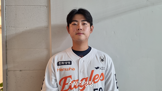 한화 허인서가 30일 대전 LG전 승리 후 기자와 만나 인터뷰하고 있다. 대전|배재흥 기자