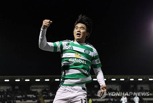 블랙번 소식을 전하는 '로버스에스트라'는 지난 29일(한국시간) 양현준이 만약 블랙번 공격수 타이리스 돌란이 떠날 경우를 대비한 영입 명단에 포함됐다고 전했다.연합뉴스