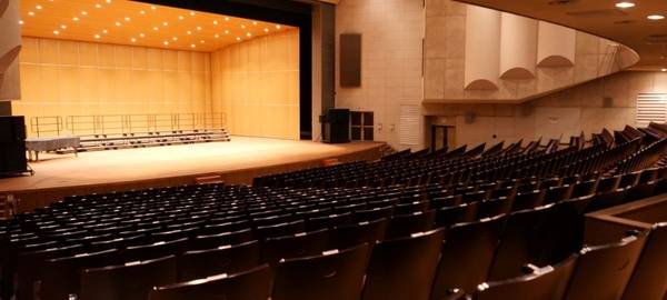 오는 9일과 10일 션윈예술단 공연이 예정된 과천시민회관 대극장 전경. /과천문화재단 홈페이지