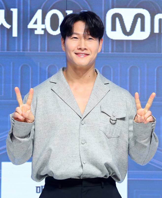 김종국이 논현 아펠바움 2차를 62억원 전액 현금으로 매입했다. 해당 빌라에는 배우 이요원과 장근석이 거주하고 있다. /사진=뉴시스