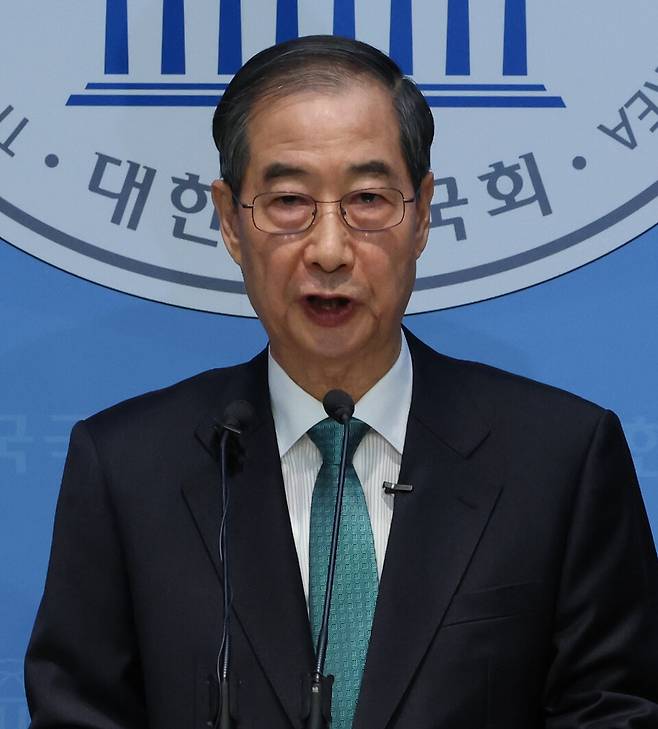 한덕수 전 국무총리가 2일 서울 여의도 국회 소통관에서 대통령 선거 출마 선언을 하고 있다. ⓒ연합뉴스