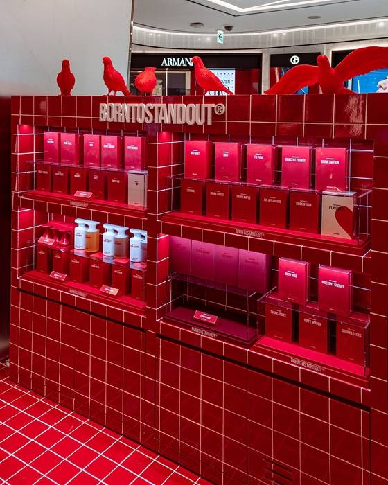 신세계면세점 명동점에 입점한 본투스탠드아웃 매장 전경