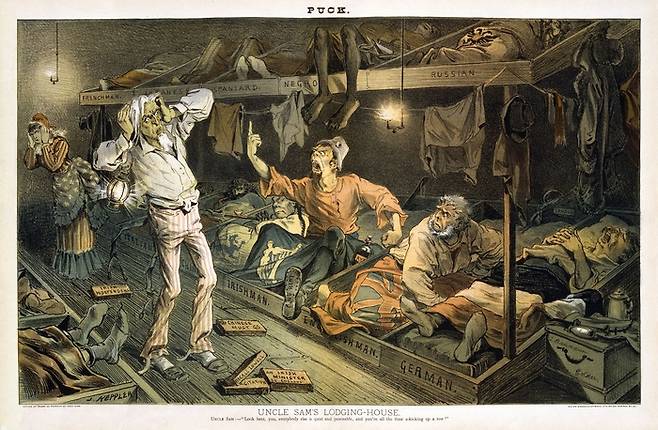내가 아일랜드인이라고 무시하는 거야. 아일랜드 상징 하프가 그려진 이불을 쓴 남성이 미국의 상징인 엉클샘에게 언성을 치는 모습. 1882년 6 월 작품.