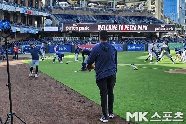 김하성이 팀 훈련을 앞두고 캐치볼을 하고 있다. 사진(美 샌디에이고)= 김재호 특파원