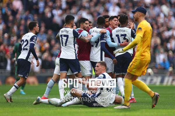 ▲ 토트넘 홋스퍼는 웨스트햄 유나이티드와의 전반기 맞대결에서 손흥민의 골을 더해 4-1로 이겼던 기어깅 있다.