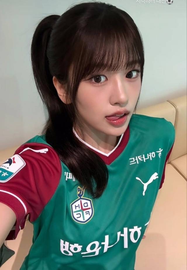 안유진. /사진=안유진 SNS 캡처