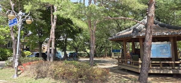 김문수 후보가 태어난 영천시 임고면 황강리 마을 입구.