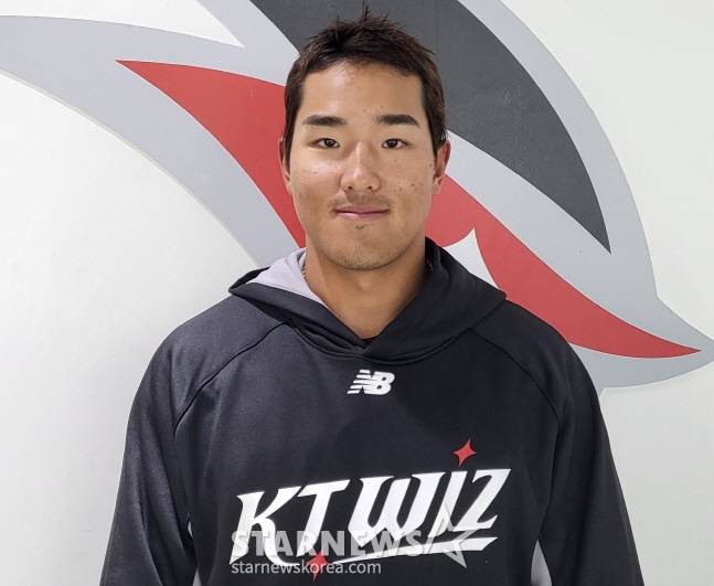 KT 안현민이 3일 키움전 승리 후 스타뉴스와 인터뷰를 하고 있다. /사진=안호근 기자