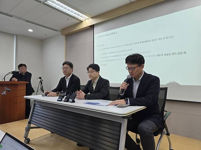 SK텔레콤은 5일 일일 브리핑에서 해킹 사태 동향에 대해 설명했다. (출처 : 연합뉴스)