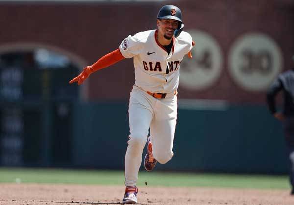 아다메스는 이날 멀티 홈런을 기록했다. 사진= Getty Images/AFP= 연합뉴스 제공