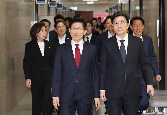 김문수 국민의힘 대선 후보가 4일 서울 여의도 국회에서 열린 선거대책위원회에 참석하고 있다. 2025.05.04. /사진=뉴시스 /사진=고승민