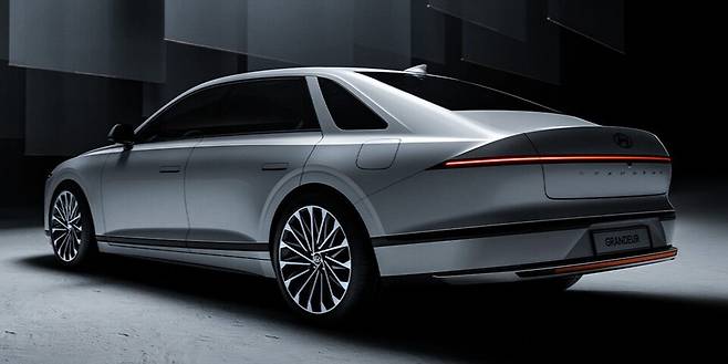 사진 : 현행 그랜저