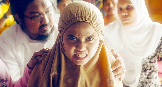 자판(사진, 자프린 자이리잘)은 감독이 캐스팅을 시작하고 처음으로 만난 소녀다. 감독에 따르면 13살이었던 자판은 ″에너지가 가득하고 자유로운 소녀였다″고. 사진 속 자판은 영화를 촬영할 때 쯤인 15살 때의 모습이다. 사진 오드