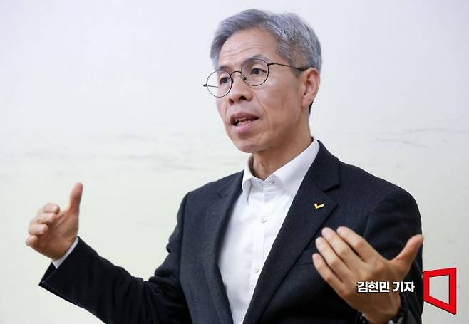 권영국 민주노동당 대선 후보가 2일 서울 중구의 한 사무실에서 아시아경제와 인터뷰를 하고 있다. 김현민 기자