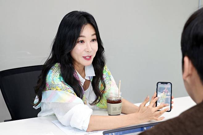 이은영 롯데홈쇼핑 쇼호스트가 지난달 25일 서울 영등포구 소재 롯데홈쇼핑 본사에서 인터뷰에 응하고 있다.