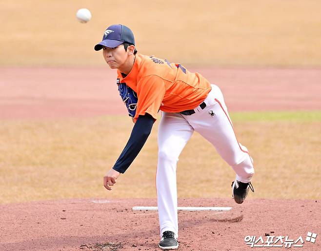 황준서는 지난 6일 서산구장에서 열린 2025 메디힐 KBO 퓨처스리그 SSG 랜더스전에 선발 등판해 6이닝 76구 5피안타(2홈런) 8탈삼진 2사사구 4실점으로 퓨처스리그 팀 10연승에 이바지했다. 엑스포츠뉴스 DB