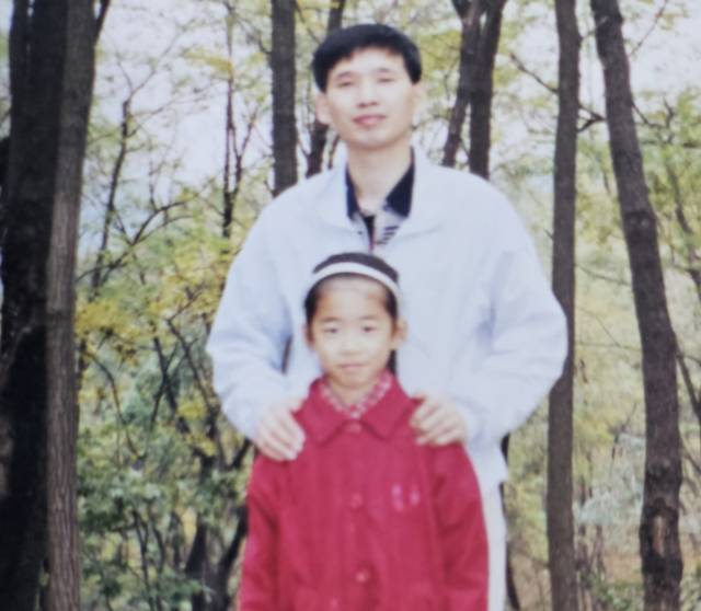 고경숙 씨(63)의 남편 임광택 씨가 생전 딸 현아 양과 함께 찍은 사진. 광택 씨는 계단에서 넘어진 뒤 뇌사 상태에 빠져 각막과 신장, 간 등을 포함해 5개의 장기를 기증했다. 고경숙 씨 제공