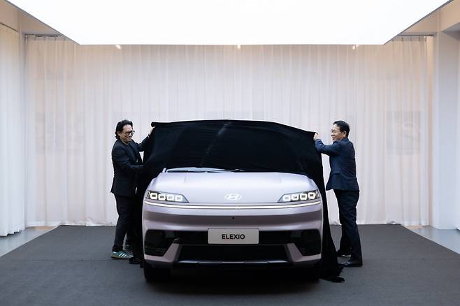 지난달 말 중국 상하이 스튜디오88스페이스에서 북경현대의 일렉시오가 처음 모습을 드러냈다. 북경현대