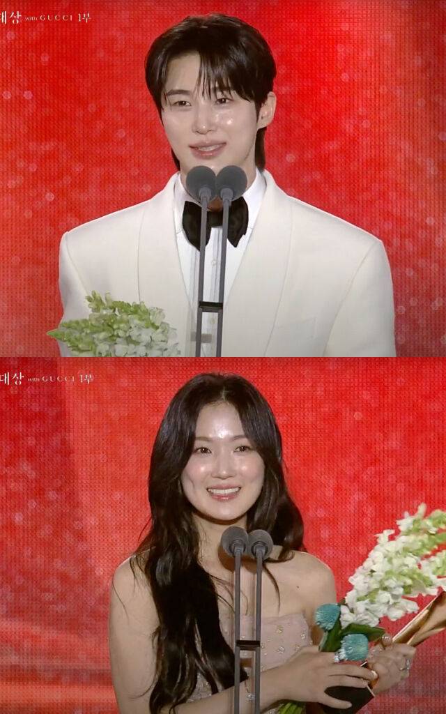 'PRIZM 인기상' 수상소감을 말하는 두 배우. /유튜브 '백상예술대상' 캡처