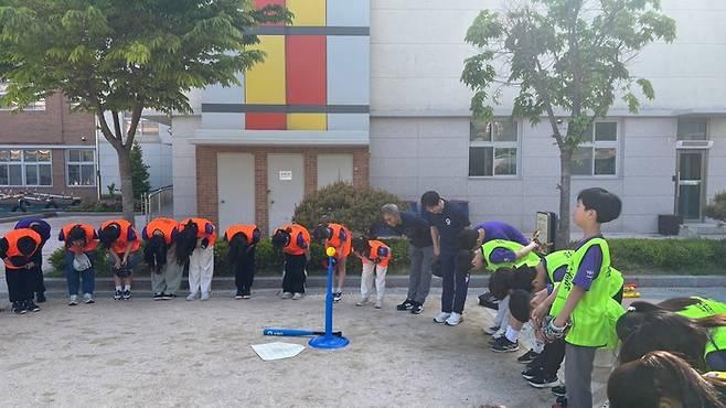 KBO가 찾아가는 티볼 교실을 개최했다. 사진 | KBO