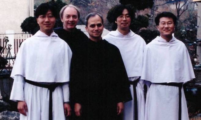 아우구스띠노 수도회가 페이스북에 올린 레오14세 교황의 내한 당시 모습. 페이스북 갈무리