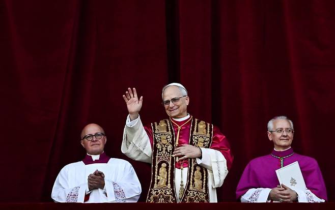 새 교황으로 선출된 로버트 프랜시스 프레보스트 추기경. /로이터=뉴스1