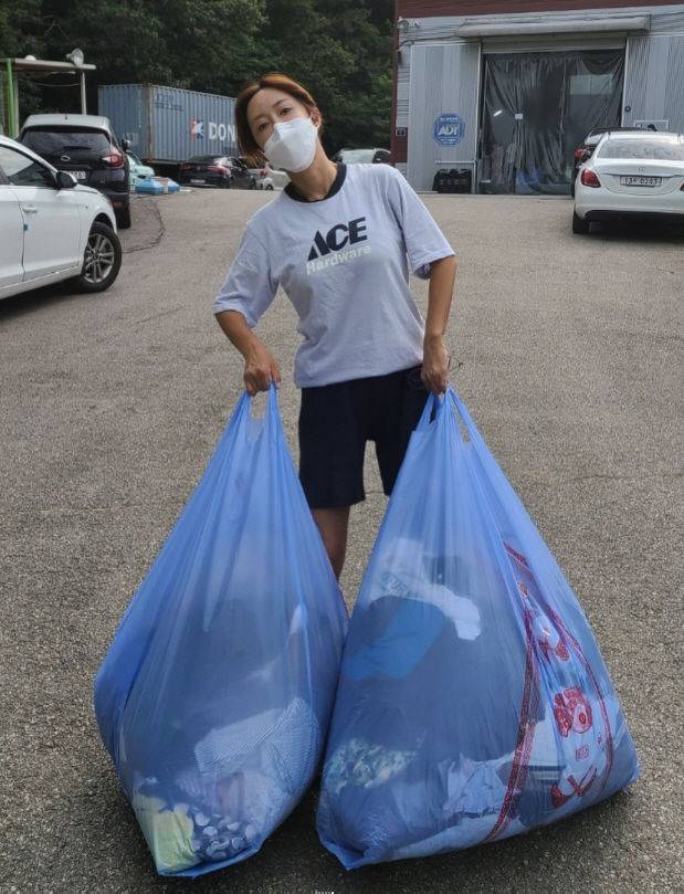 그룹 S.E.S. 출신 슈(본명 유수영)가 지난 8일 자신의 SNS 계정을 통해 의류 사업을 했던 과거를 회상했다. /사진=슈 SNS