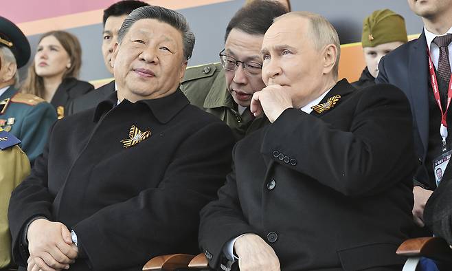 블라디미르 푸틴 러시아(오른쪽), 시진핑 중국 국가주석. AP연합뉴스