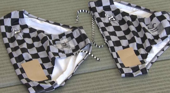 약 15년간 남고생들의 교복 등 옷을 훔친 40대 남성이 경찰에 붙잡혔다. 사진은 남성의 자택에서 발견된 남학생의 물품 중 하나. 후지TV 캡처