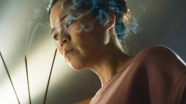 발레리는 자신을 조금씩 잠식하는 악령에 맞서기로 결심한다. 월트디즈니컴퍼니 제공