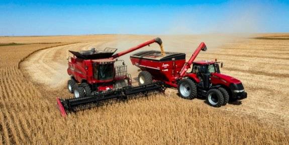 미국 아이오와주 농장에서 콩을 수확하고 있다. 미국 농무부에 따르면 미국이 지난해 중국에 수출한 콩은 모두 2721만t에 달한다. 뉴시스