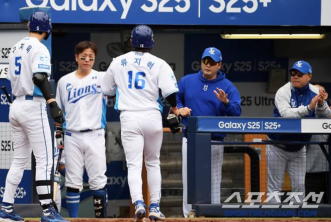 연패를 끊기 위해 최선을 다한 더그아웃 리더 강민호의 바람은 이뤄지지 않았다.